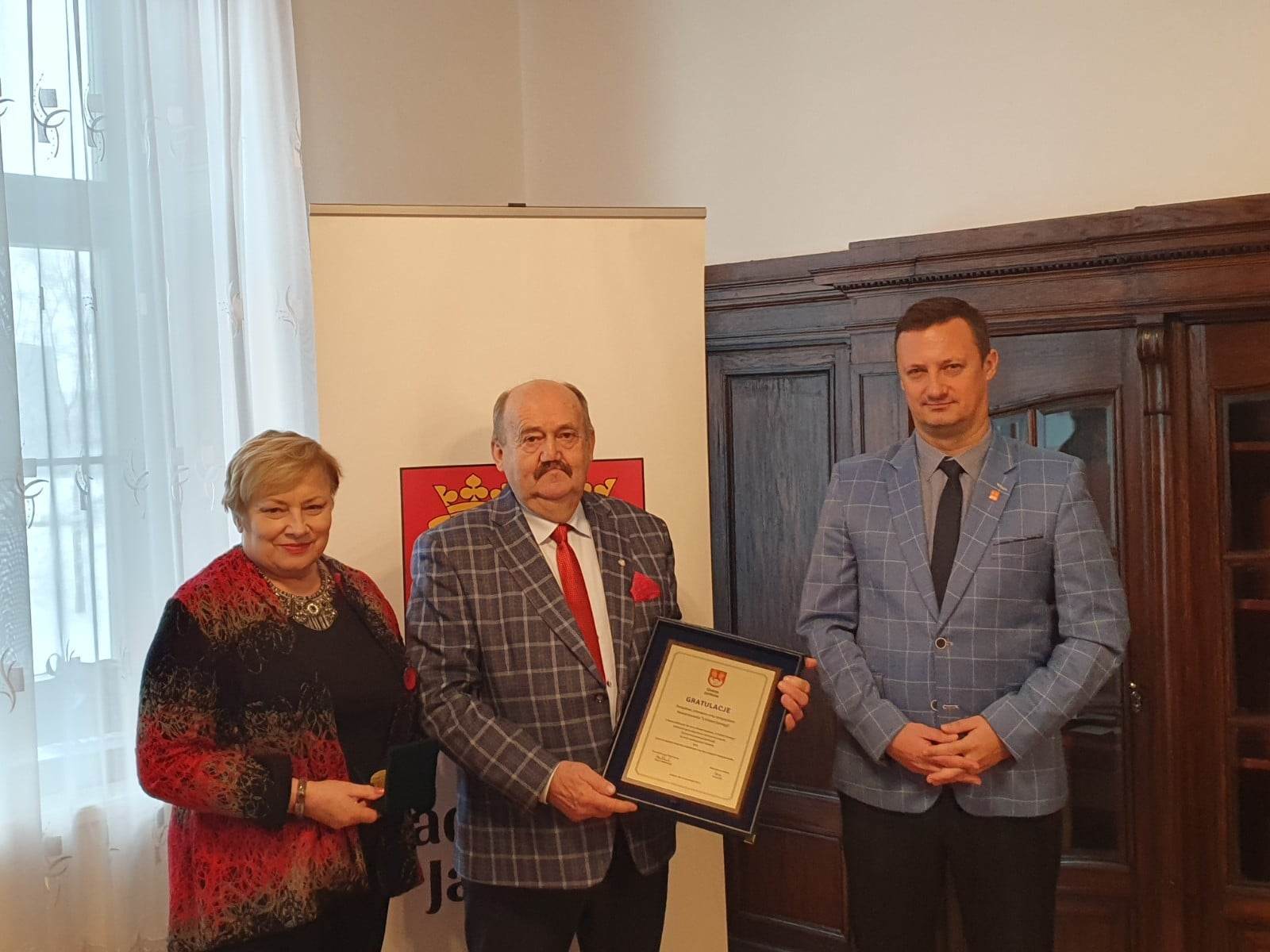 64ce01da 0b55 4d8b 8e5a 6308308123b4