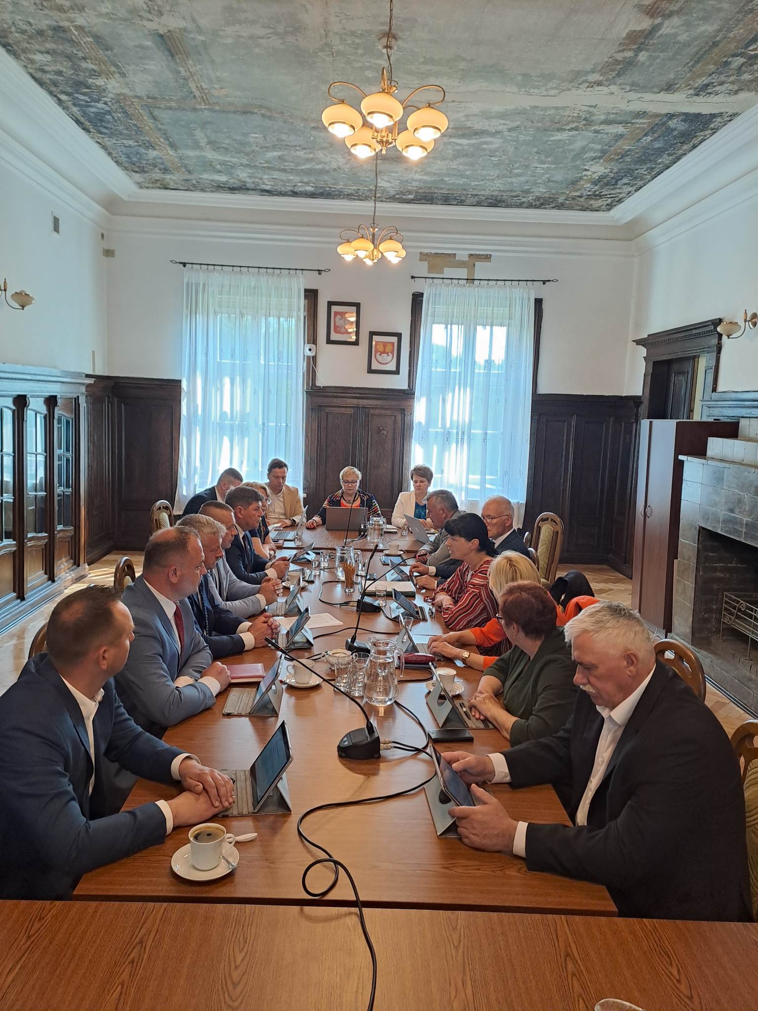 0e8ceb5b 00e4 42db 98dd 08f8d5bc6a53