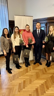 Mini 5e946dae eea8 453f ac21 c40bd1899566