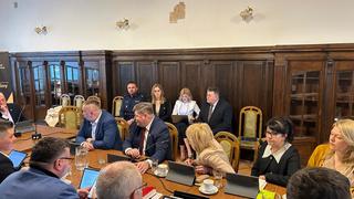 Mini e21d2503 c4ec 4a8a 8341 0e5537d77b7e