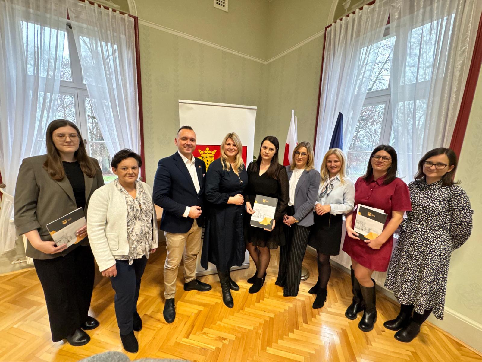 wręczenie aktów nadania stopnia awansu zawodowego nauczyciela mianowanego